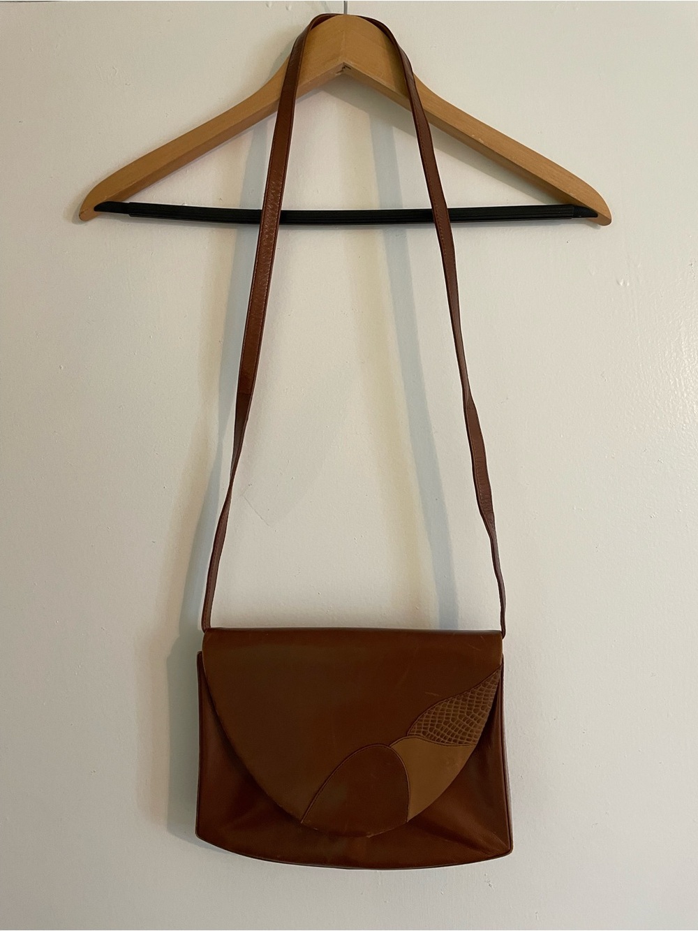 RARE Vintage Bally Leather Flap Crossbody/Shoulder Bag - Picture 2 of 12